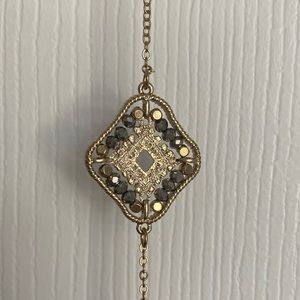 Beaded Pendant Necklce